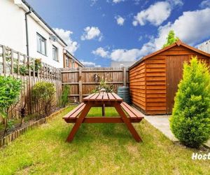 Puffin Way - Comfortable, spacious house with parking Reading United Kingdom