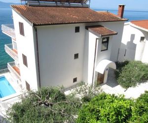 Apartments and rooms with a swimming pool Brist (Makarska) - 15620 Brist Croatia
