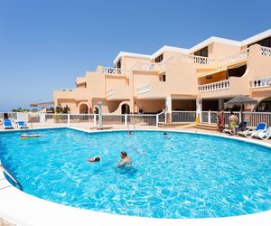 Family Apartment in Paradise Court Fanabe Spain