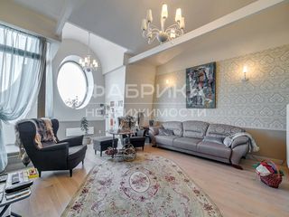 Apart with terrace 140m2 in the heart of the city