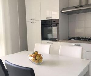 Bianco&Nero 141 Apartament Margherita di Savoia Italy