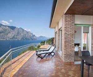 Apartment Windows On The Lake Malcesine Italy