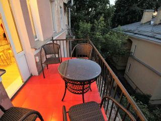 FashionFlats Patio