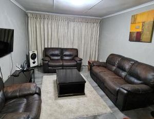 Executive 2 bed apartment Sandton South Africa