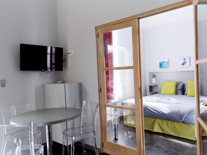 Hotel Photo 6