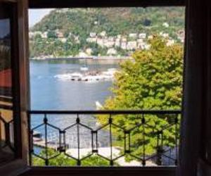 Casa Azzurra - Appartamento di fronte al lago Como Italy