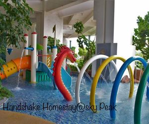 Handshake Homestays @ Sky Peak Setia Tropika Skudai Malaysia