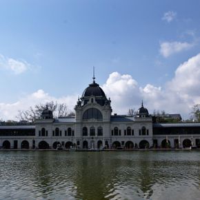 NearBy Hotel