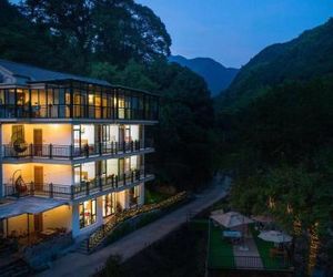 Meet Deer in the Deep of Forest Guesthouse Tonglu China