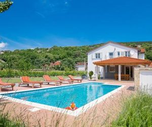 Five-Bedroom Holiday Home in Prolozac Donji Prolozac Croatia