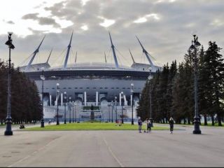 Walk to Zenit Arena, beach, relax with hottub