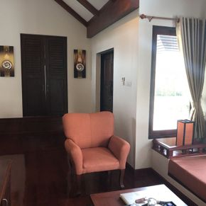 NearBy Hotel