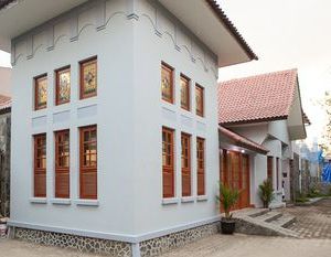 RedDoorz Plus near Pasundan University Bandung Indonesia