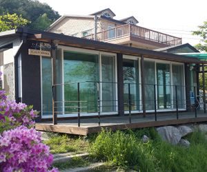 Hinoki House with a fireplace, Cinema. Gangneung South Korea