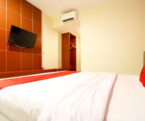 RedDoorz Premium near Nipah Mall Makassar Indonesia