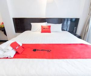 RedDoorz Plus near Ung Buou Hospital Ho Chi Minh Vietnam