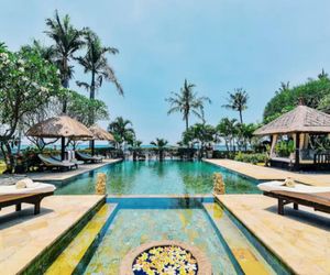 LUXURY FULL SERVICE 5* 7 BEDROOM BEACHFRONT VILLA Singaraja Indonesia