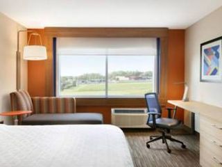 Фото отеля Holiday Inn Express And Suites Red Wing
