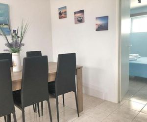 Renovated apt close to beach Wifi AC Anavyssos Greece