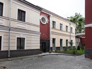 Петровский двор