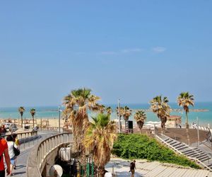 Renovated 2 Bedrooms Apartment 5 Min From Hilton Beach Tel Aviv Israel