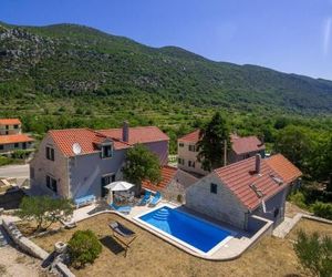 Villa Roglic with pool in Dalmatian Hinterland Tucepi Croatia