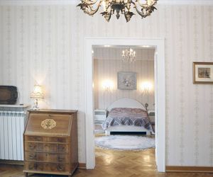 Old Times Warsaw, 2 BR, large 96m2 WisitWarsaw Apartments Warsaw Poland