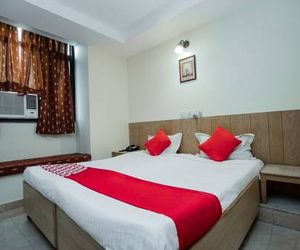 OYO Flagship 15411 Paschim Vihar Metro Station Samalka India