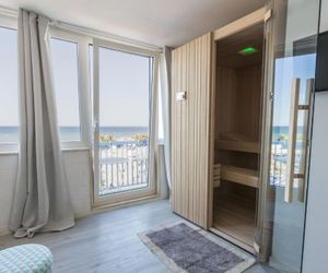 Three Room - Sea View Luxury Loft Torre a Mare Italy