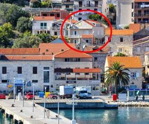 Apartments by the sea Vis - 15926 Vis Croatia