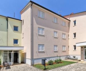 DIANA House with apartments Zambratija Croatia