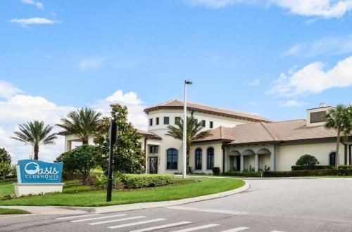 Multiple Family Homes in Champion Gates Water Park Resort – 7 Miles To Disney-World