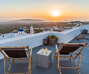 Reflection Cave House Pyrgos Greece