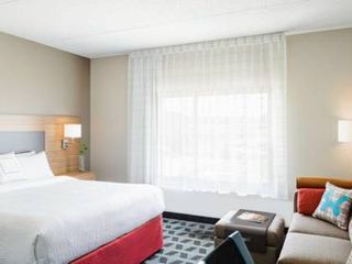 Фото отеля TownePlace Suites by Marriott Louisville Airport