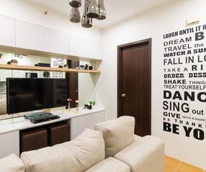 Family & Friends Luxury 2BR EDSA Pioneer Free WIFI Mandaluyong Philippines