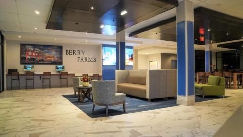 Photo of Holiday Inn Express & Suites Franklin - Berry Farms, an IHG Hotel