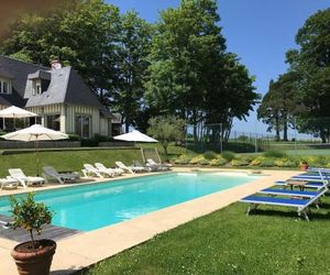 Superbe Villa Individuelle avec Piscine et Tennis privatifs Villers-sur-Mer France