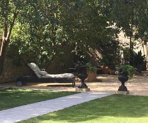 Chambre côté jardin Nimes France