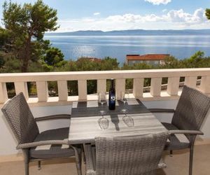 Apartment Tino Brela Croatia