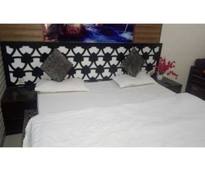 Cozy Stay near Parmarth Niketan Rishikesh India