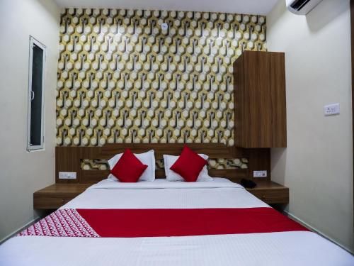 OYO 16163 Hotel Shri Hari