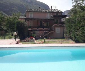 Villa Claudia indipendente con piscina ad uso esclusivo Genga Italy