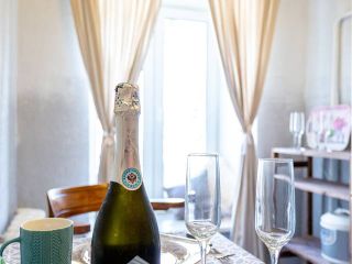 Wonderful apartment near by Kazansky cathedral