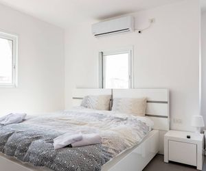 amazing apt.heart of Bat-Yam 3min walk to beach Bat Yam Israel