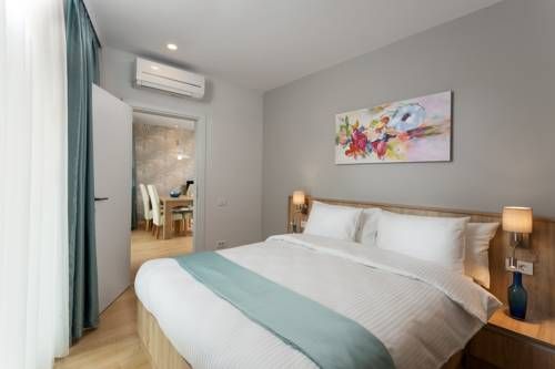 image of hotel Athina Suites Hotel
