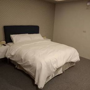 NearBy Hotel