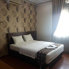 NearBy Hotel