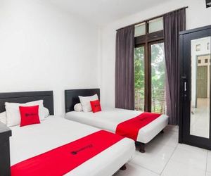 RedDoorz Syariah near Grand Galaxy Park Bekasi Indonesia