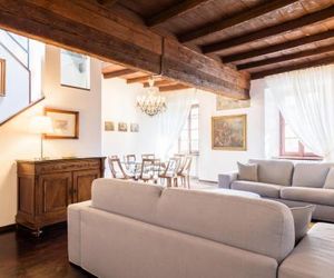Palazzo Del Pero Luxury Attic - byMyHomeinComo Como Italy