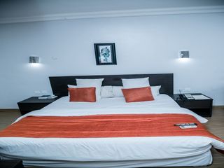 Фото отеля Maranatha Suites